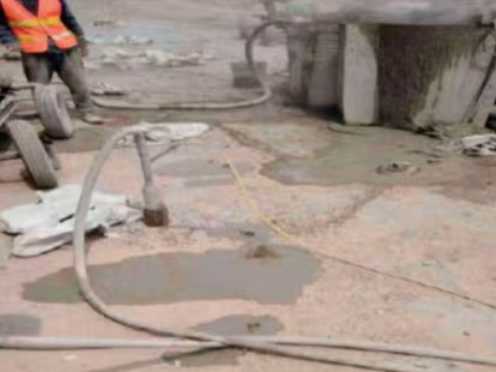 后安镇水泥混凝土路面板底注浆技术 路面脱空注浆整治方案